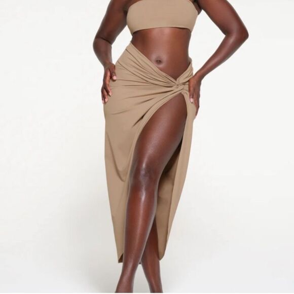 SKIMS Other - SKIMS RECYCLED SWIM SARONG SKIRT